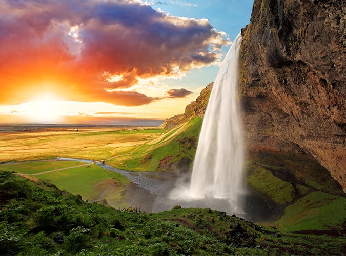 most-beautiful-places-in-the-world-Seljalandsfoss__Iceland